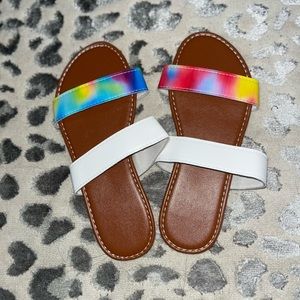 These summer sandals come in all sizes. Fit true to size .